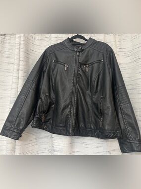 Classic Black Leather Bomber Jacket - Unbranded